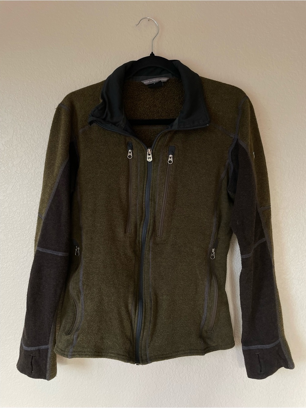 Mountain Hardwear Men’s M Fleece Jacket Fits Like Small AS IS